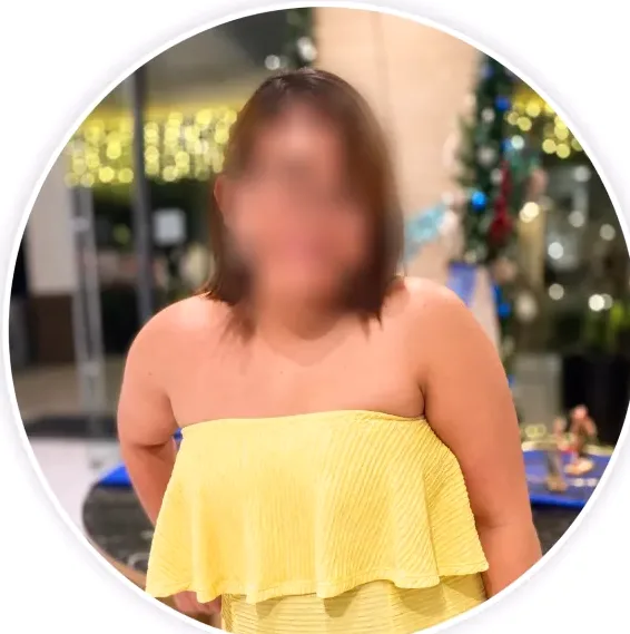 Amber, 32
