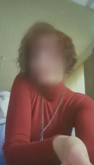 Chloe, 40