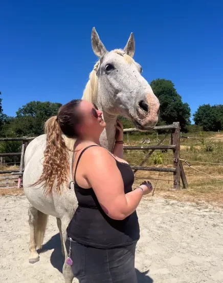 Ellie, 23