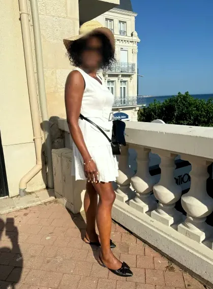 Holly, 36