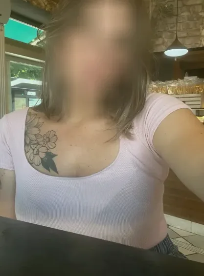 Julia, 40