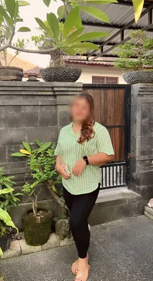 Kelly, 39