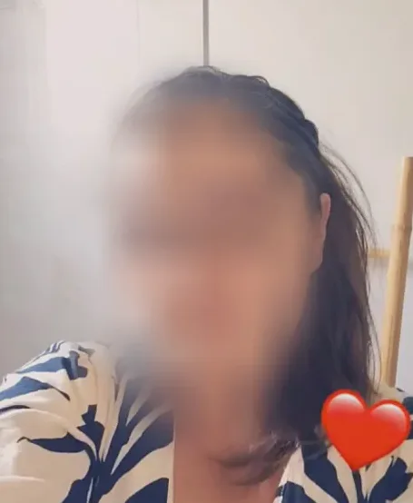 Lara, 39