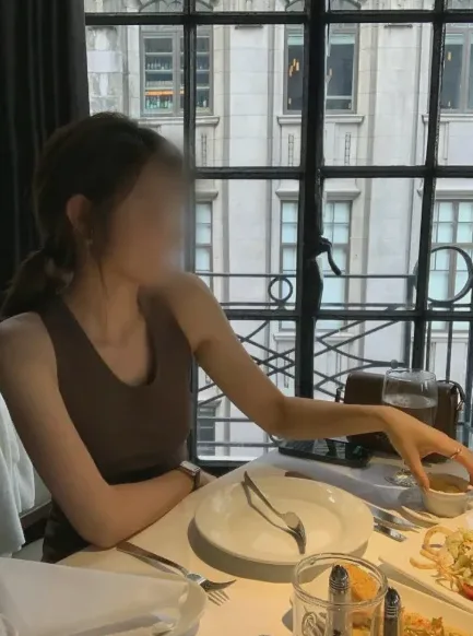 Lara, 31
