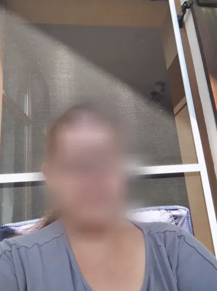 Mia, 34