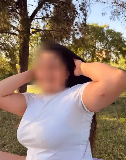 Michelle, 23