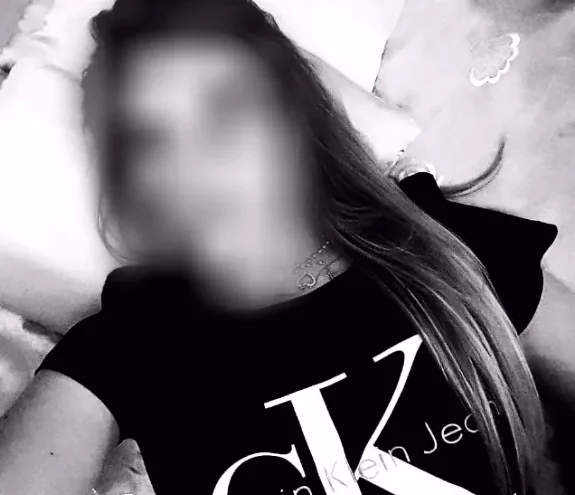 Naomi, 25