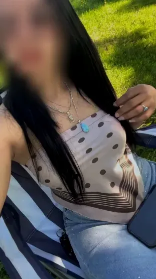 Rebecca, 25