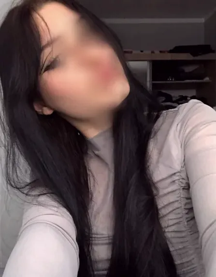 Sarah, 20